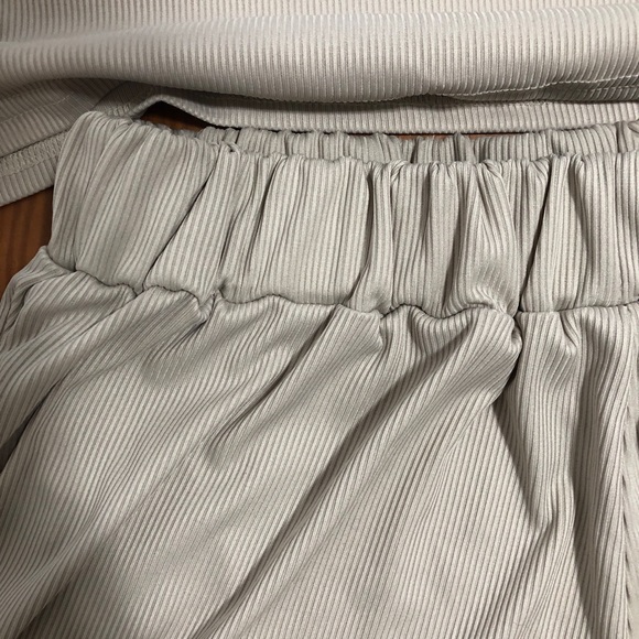 Matching T-shirt and shorts set - Picture 2 of 4